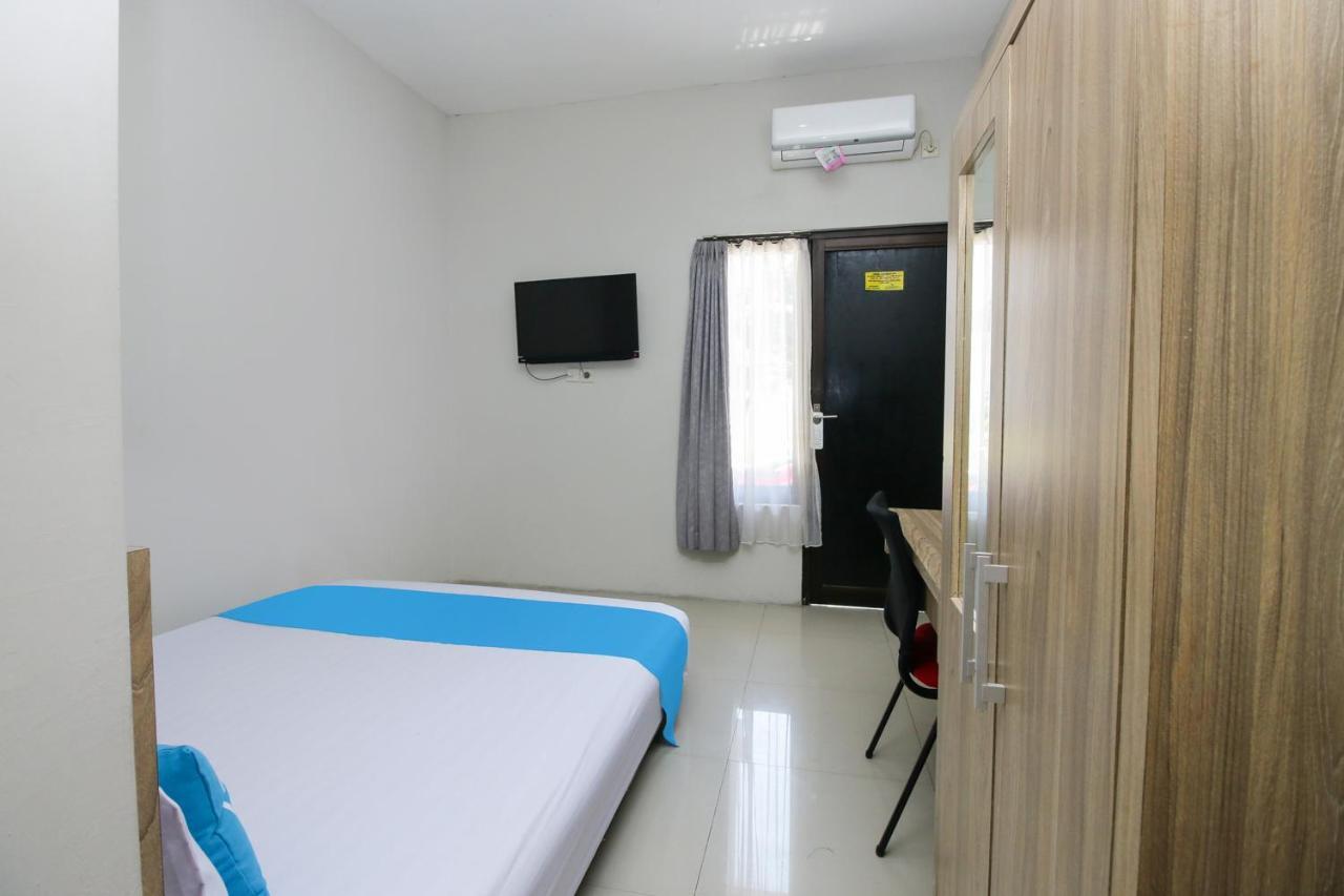 Airy Rungkut Medokan Ayu Dua Blok S 1 2* Surabaya