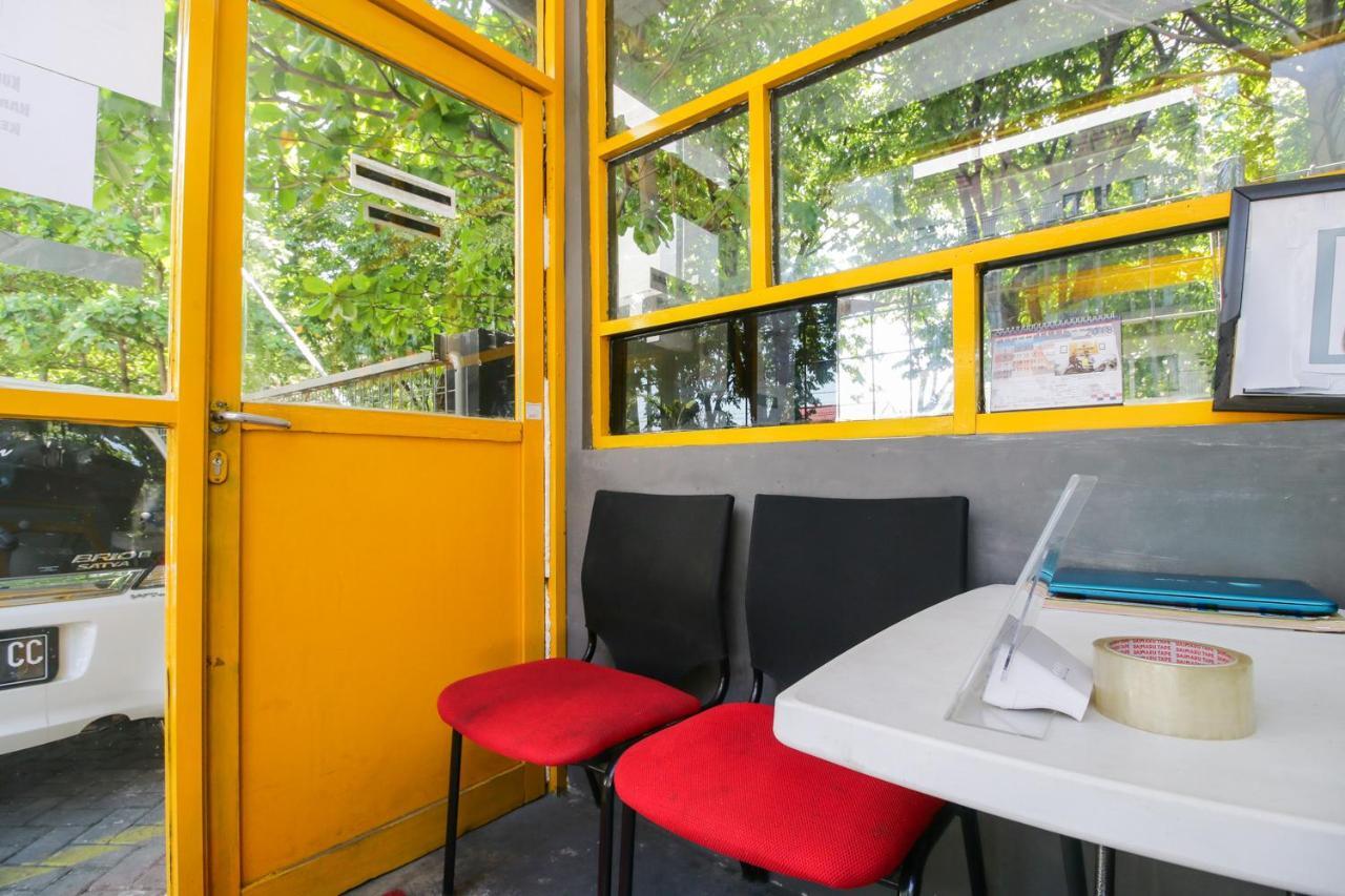 Airy Rungkut Medokan Ayu Dua Blok S 1 Hotel 2*